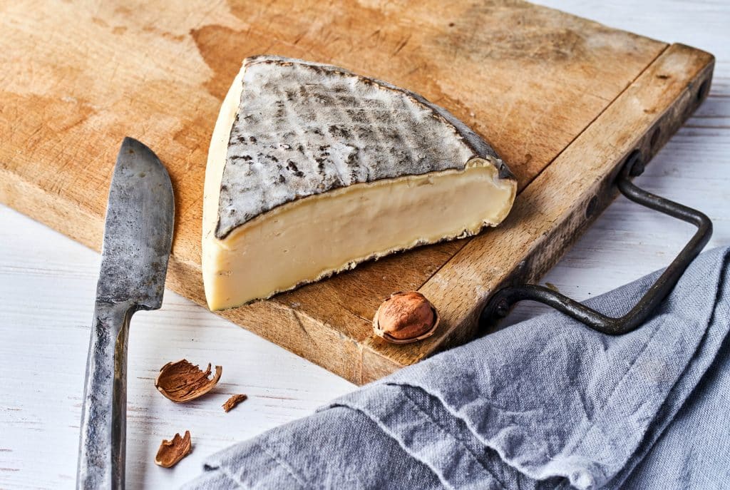 Achat en ligne de Saint-Nectaire fermier (230g) - Maison Cellerier
